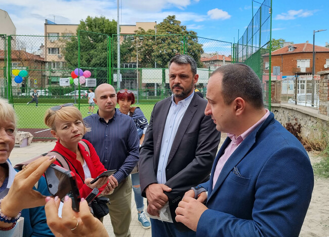 Общинска образователна програма в Пловдив финансира проекти за обновяване на дворните пространства на училищата