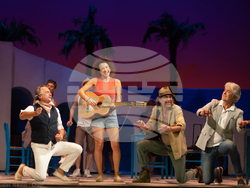 Снимка: Община Благоевград - Хитовият мюзикъл „Маmma Mia!” 