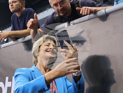 Снимка: Министерство на младежта и спорта - Весела Лечева поощри повече от 100 деца да продължат да тренират тенис