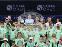 Снимка: Министерство на младежта и спорта - Весела Лечева поощри повече от 100 деца да продължат да тренират тенис