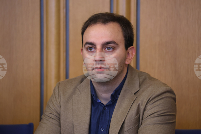 Кметът на столичния район „Витоша“ Зарко Клинков обяви, че се оттегля от „Спаси София“ и става независим