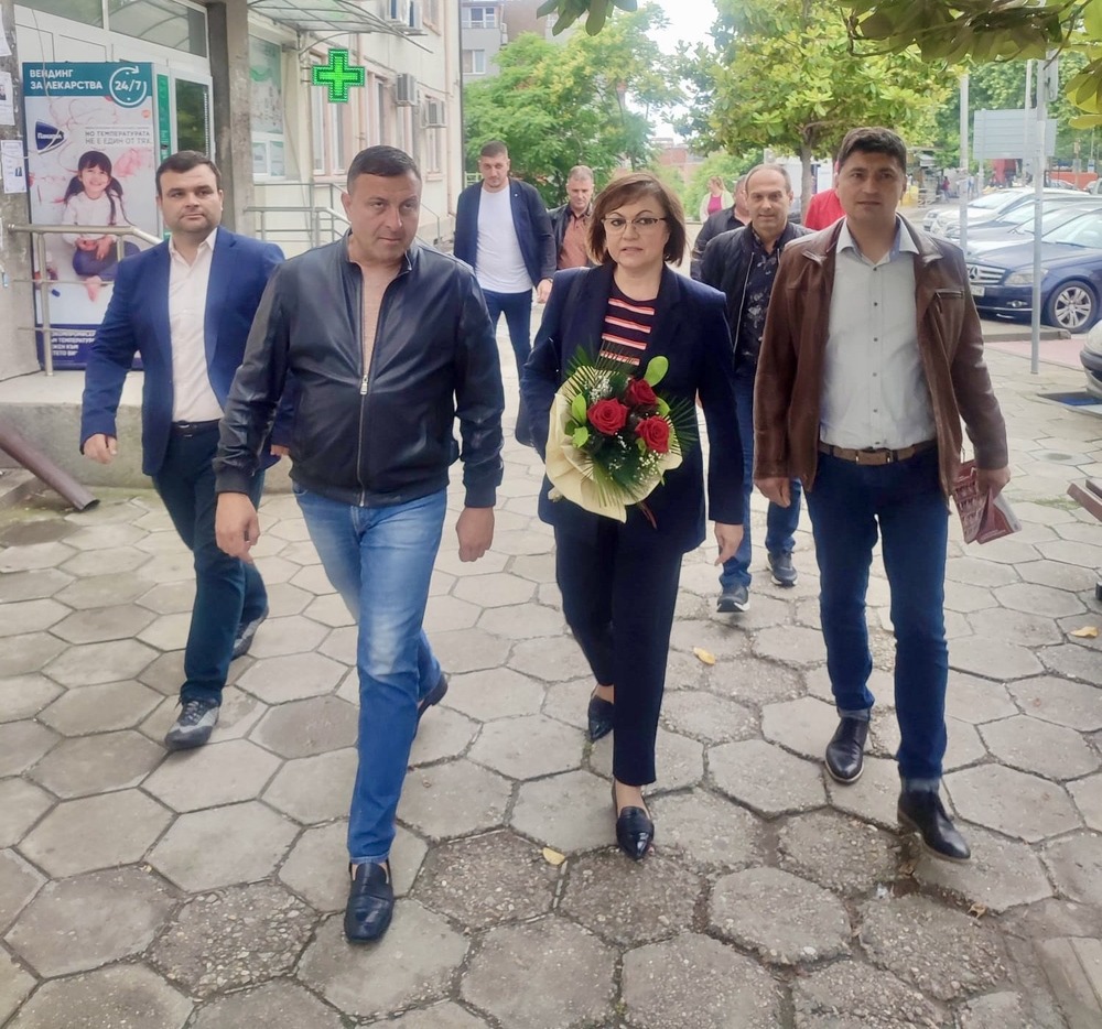 Нинова в Сандански: Децата до 14 г. трябва да получават безплатни лекарства