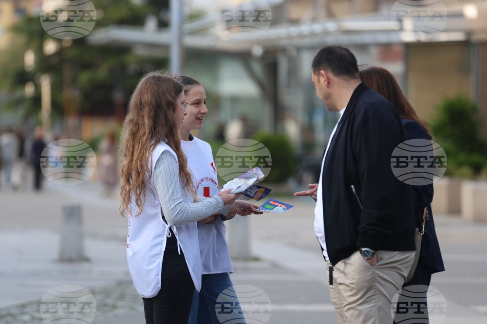 Международен ден за съпричастност със засегнатите от ХИВ/СПИН - храм „Св. Неделя“ - бдение със свещи