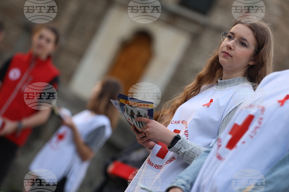 Международен ден за съпричастност със засегнатите от ХИВ/СПИН - храм „Св. Неделя“ - бдение със свещи