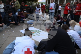 Международен ден за съпричастност със засегнатите от ХИВ/СПИН - храм „Св. Неделя“ - бдение със свещи