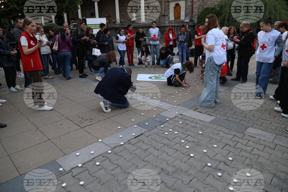 Международен ден за съпричастност със засегнатите от ХИВ/СПИН - храм „Св. Неделя“ - бдение със свещи