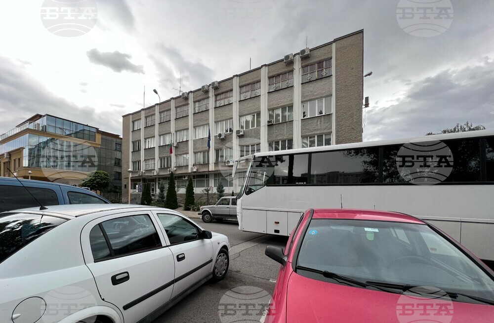 Автобус с мигранти беше конвоиран от Районното управление в Казанлък