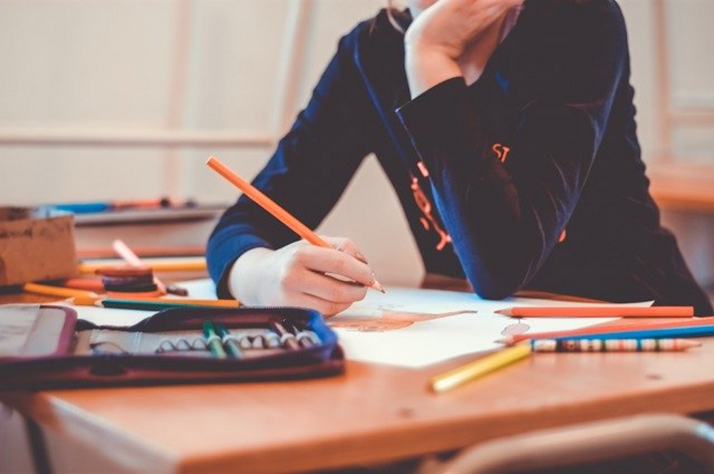 Отпускат се допълнителни 1,7 млн. лв. за командировки на учители и преподаватели в чужбина