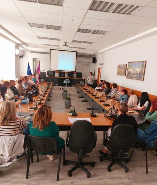 Община Ловеч: Обучение на медицински специалисти от здравните кабинети в училища, градини и ясли се проведе в Ловеч 