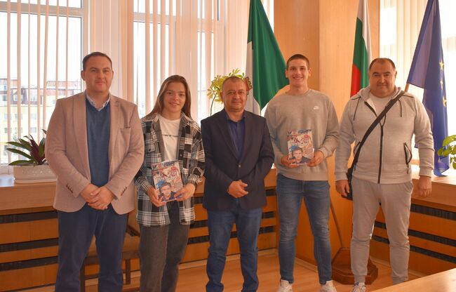 Двама състезатели, заели призови места на европейски първенства получиха парични награди от Община Разград