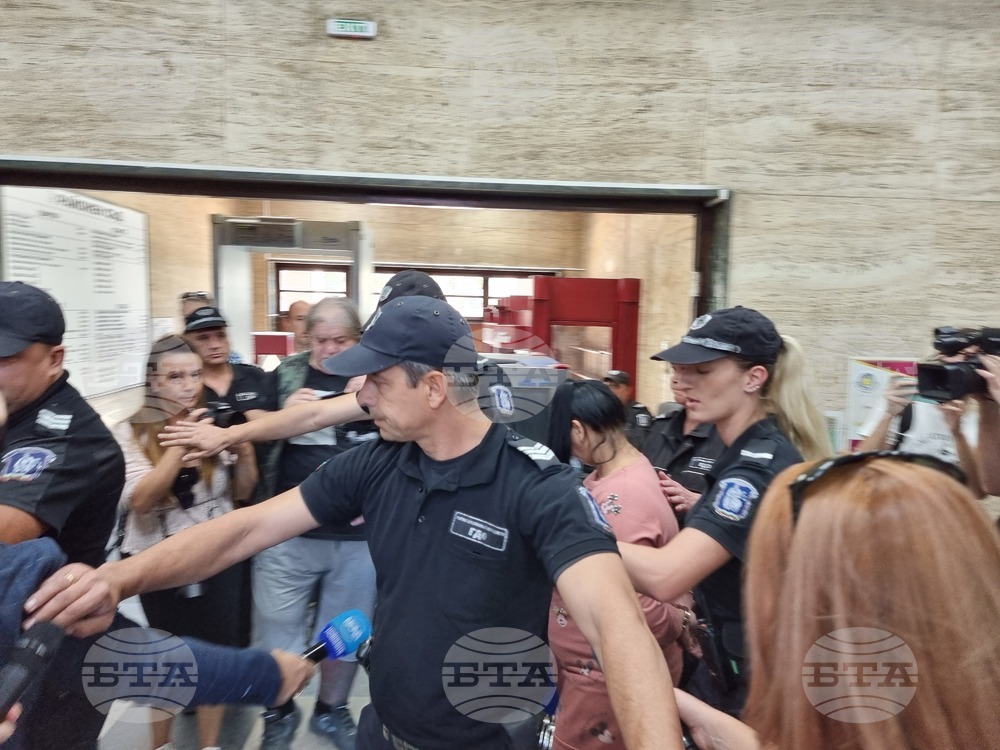 Пловдив - Районен съд - осиновителка - мярка за неотклонение - "задържане под стража"