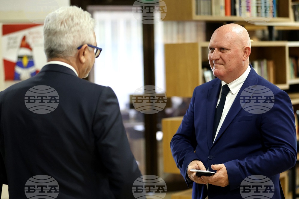 Клуб „Перото“ - книга - представяне