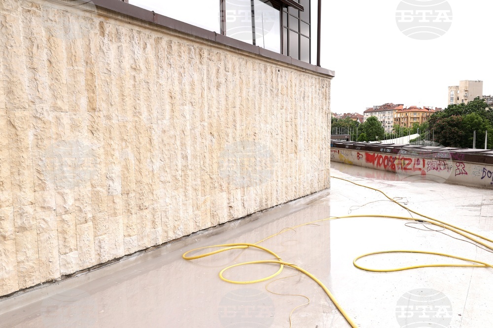 НДК - графити - почистване