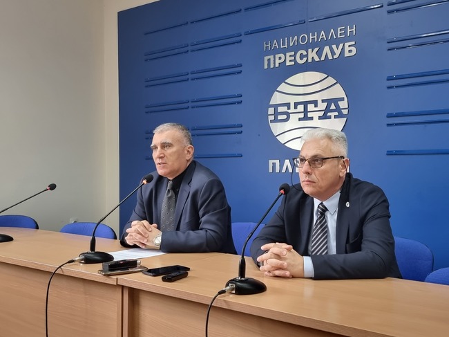 Пресконференция на кандидати за народни представители от ПП "Възраждане" в Плевен