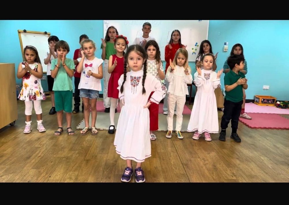 Отличия от конкурса по пеене „Любка Рондова“ получиха българчета от Дубай
