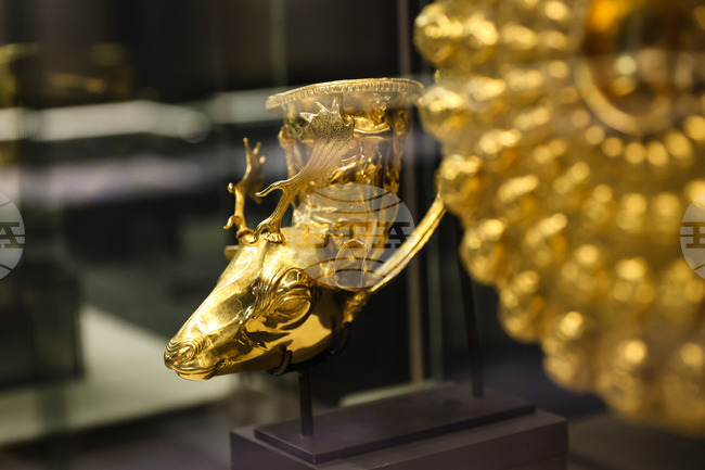 Бургас - Археологически музей - копие на Панагюрското златно съкровище