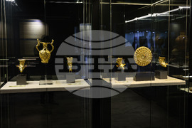 Бургас - Археологически музей - копие на Панагюрското златно съкровище