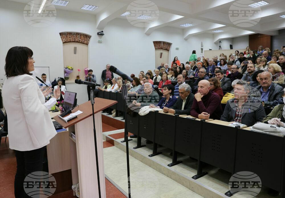 В Аула Магна се състоя среща на алумни общността на ФЖМК и беше учреден Клуб на възпитаниците и приятелите му