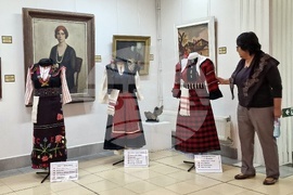 Монтана - народни носии - изложба