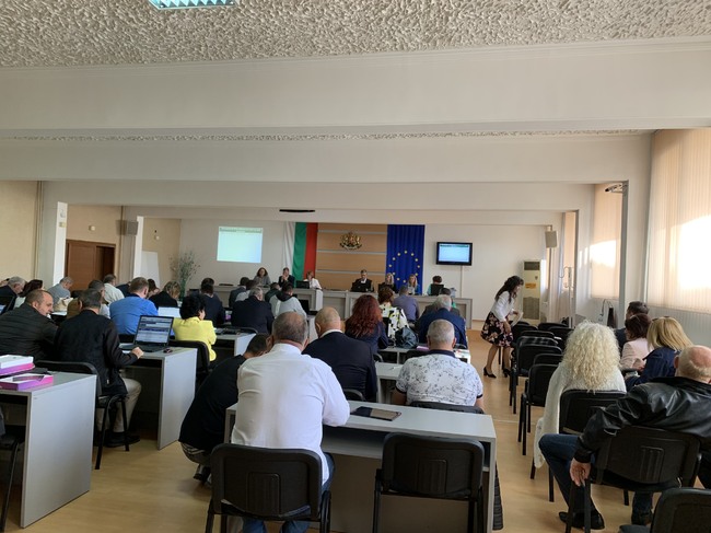 Боди камери ще бъдат купени за служителите в звеното „Кратковременно паркиране“ в Казанлък, в града ще бъдат изградени още два паркинга