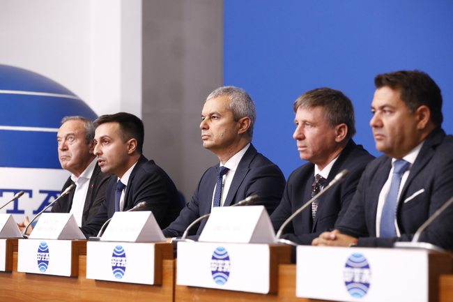 "Възраждане" покани световно признати експерти да направят анализ за ползите и рисковете от въвеждане на еврото в България