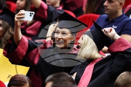 УНСС – дипломи - връчване