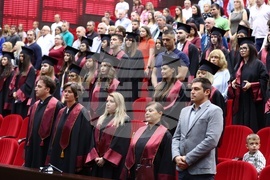 УНСС – дипломи - връчване