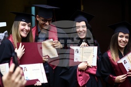 УНСС - дипломи - връчване