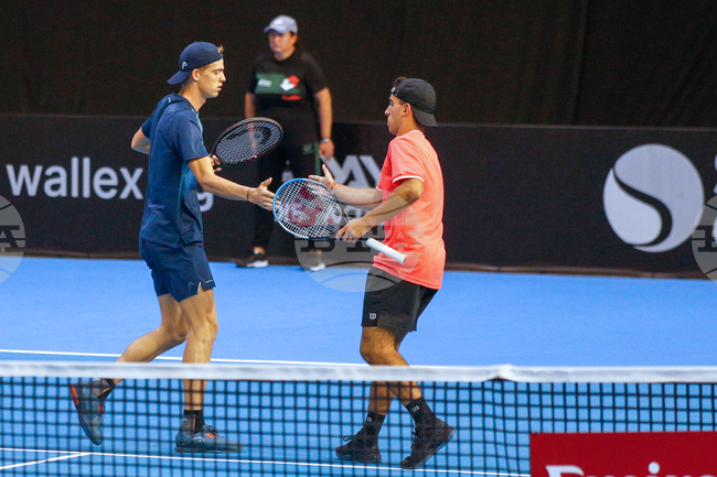 Милев и Нестеров стартираха с победи на сингъл на турнир по тенис в Доха, отпаднаха на двойки