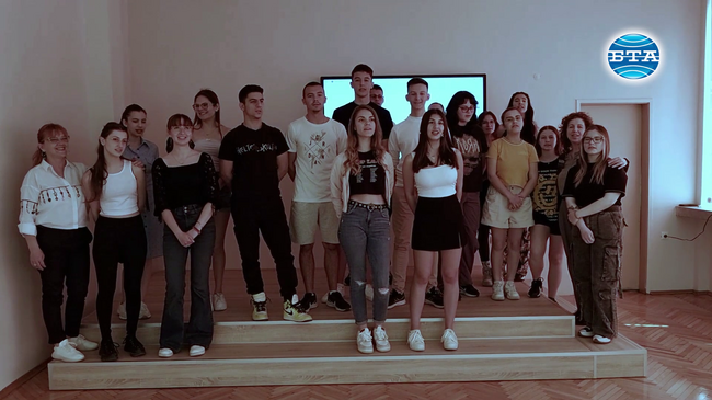 Благодарение на „Светилник”: Езиковата гимназия в Ямбол за първи път ще има свой химн