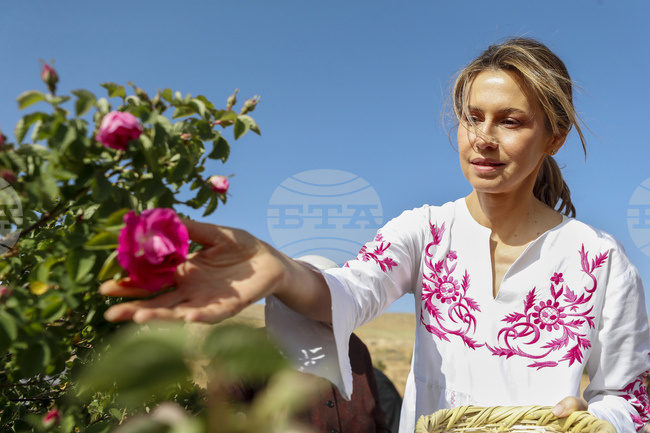 Съпругата на сваления президент на Сирия Асма е тежко болна от левкемия и медиците са й дали 50 на 50 шанс за оцеляване, съобщават британски медии