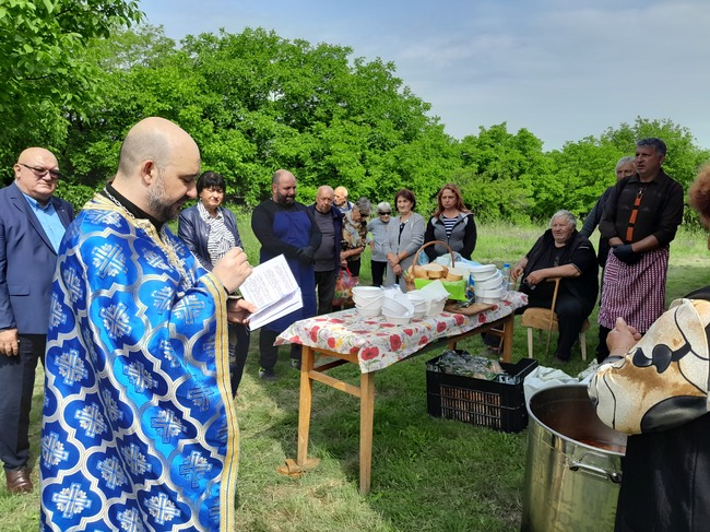 Община Видин: Кметът д-р Ценков и заместник-кметът Борисова уважиха храмовия празник в с. Синаговци