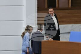 Парламент - извънредно заседание