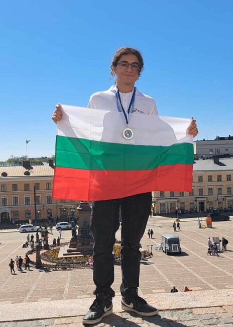 МОН: Ученик от Русе спечели сребърен медал на Международната олимпиада по философия