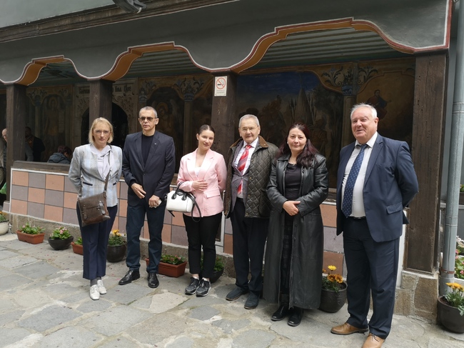 Политическа партия "Общество за нова България" организира водосвет за празника в храм "Св. Св. Константин и Елена" в Стария град на Пловдив