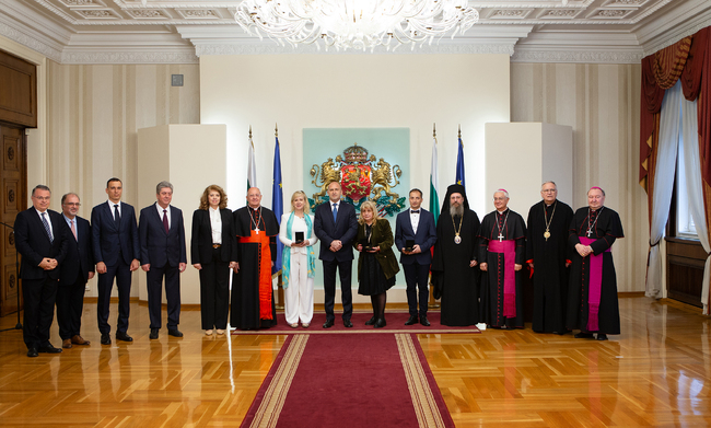 Румен Радев: Наш дълг е да познаваме примера на Петър Богдан, Паисий и всички онези, разпалили искрата на просвещението и посветили себе си на въздигането на българския народ