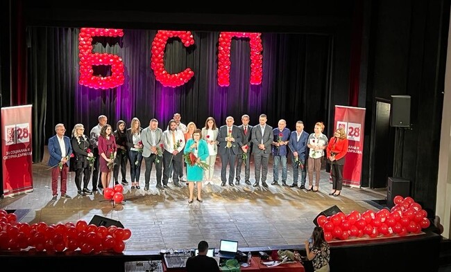 Нинова в Казанлък: БСП е гарант за стабилна икономика, социална защита и ненамеса във войната