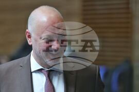 Парламент - извънредно заседание