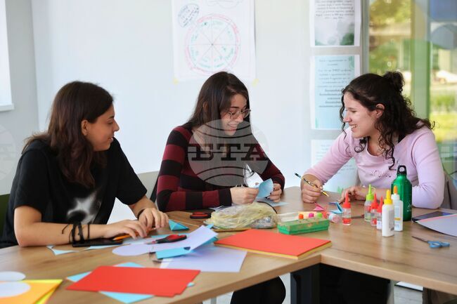 Бургас - Младежки международен център - творческа работилница