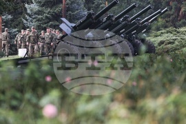 Президент на Азербайджан - посрещане - салют