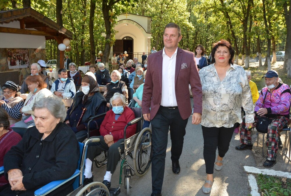 Празник в дом за стари хора „Кенана“