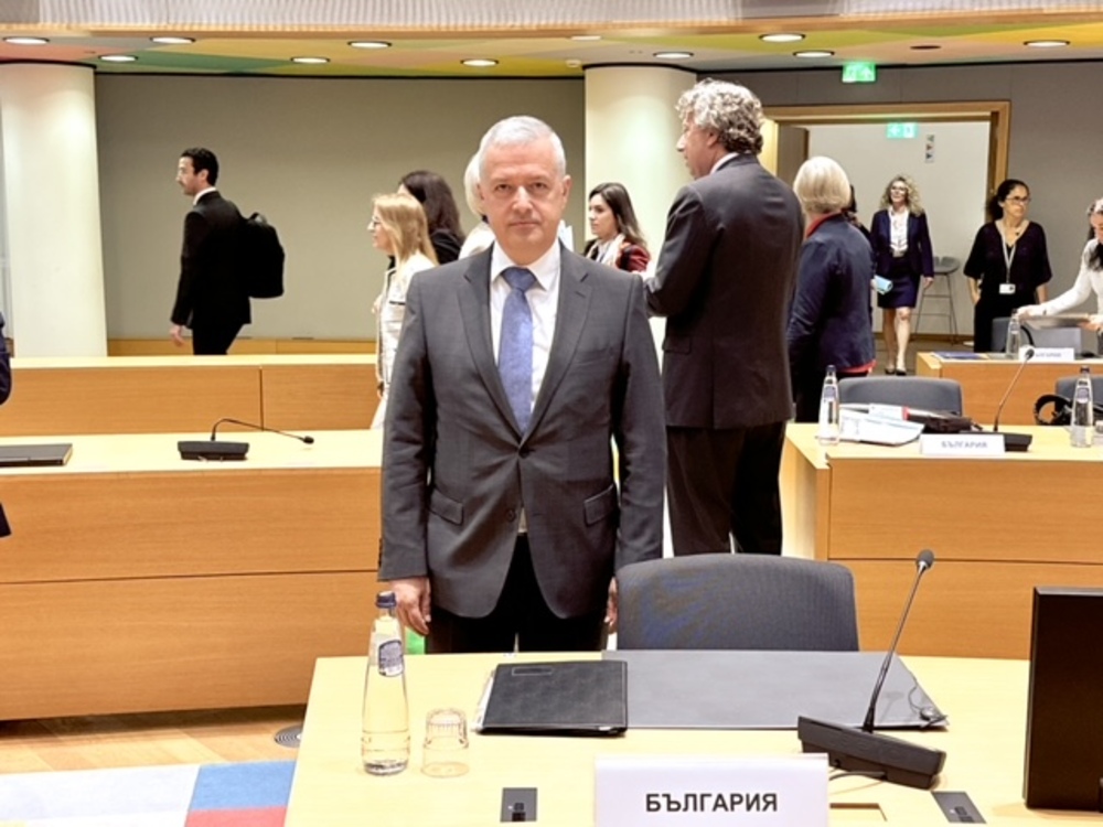 Sofia Welcomes European Commission's Intention to Withdraw Proposal against Poland