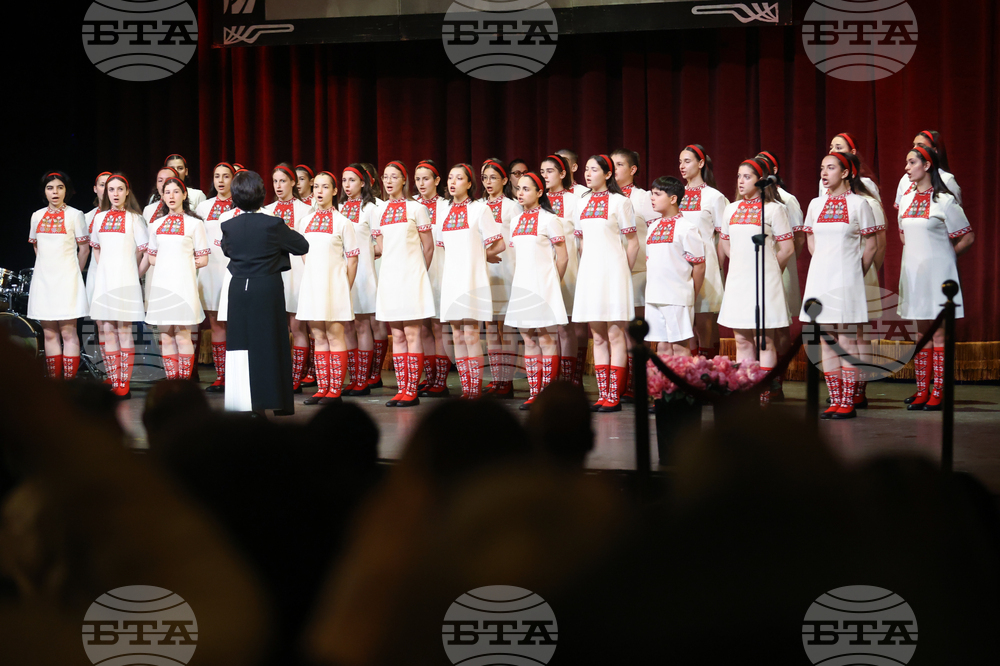 Детският хор на БНР, Еделина Кънева и Руслан Мъйнов са сред изпълнителите в „Българската Коледа“ тази вечер