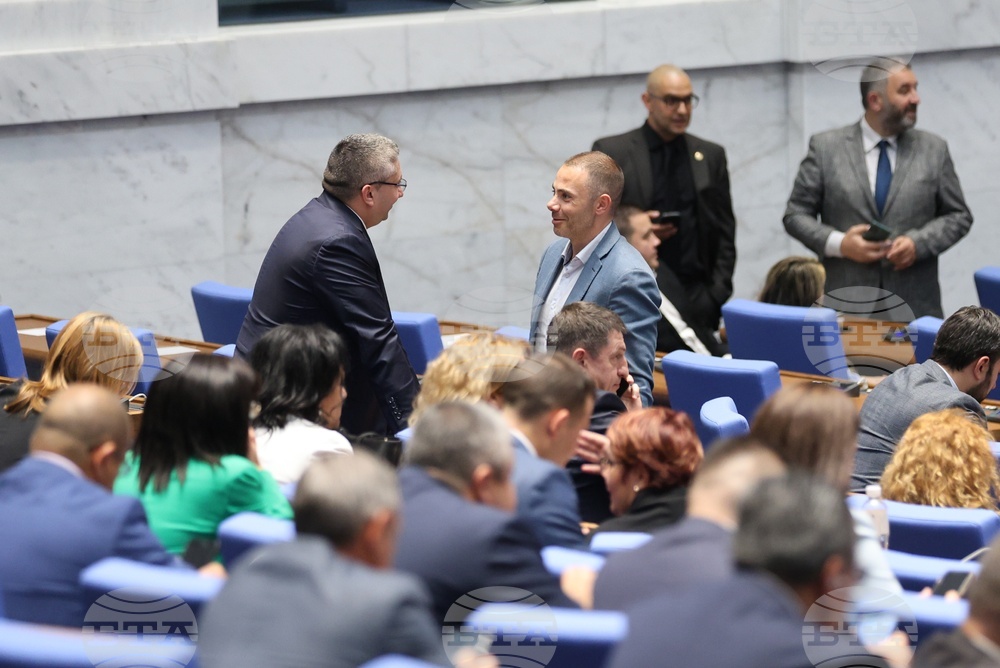 И при втория опит парламентът не успя да започне второто за днес извънредно заседание, свързано с цената на тока