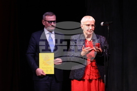 Музикален театър - „Златно перо“