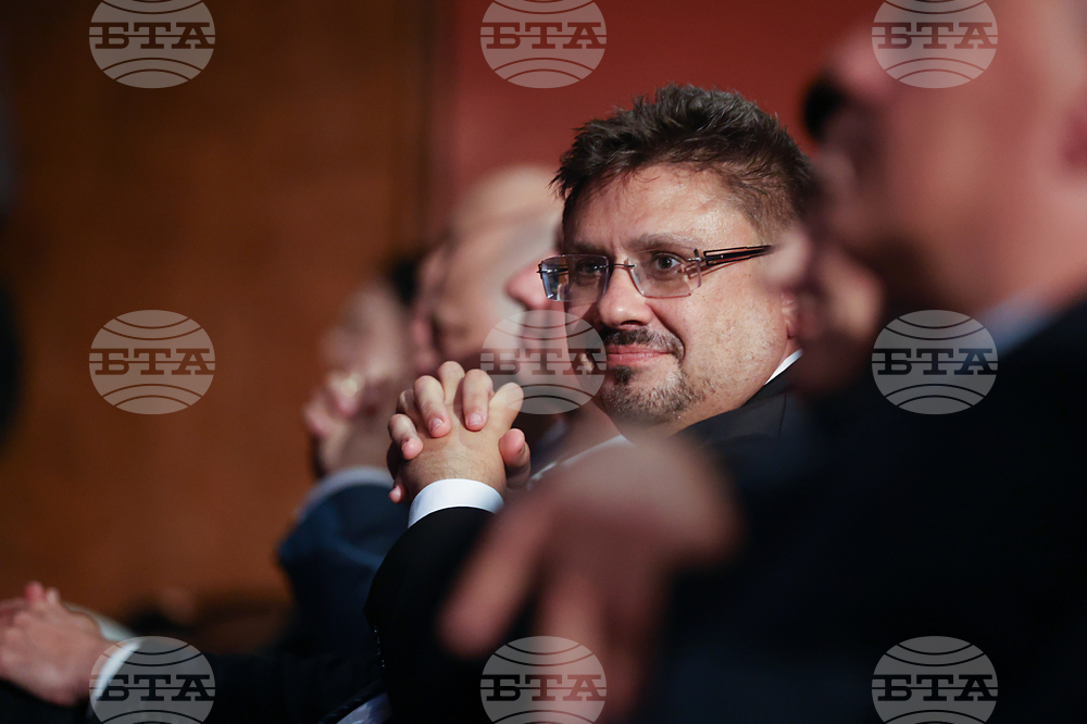 Музикален театър - „Златно перо“