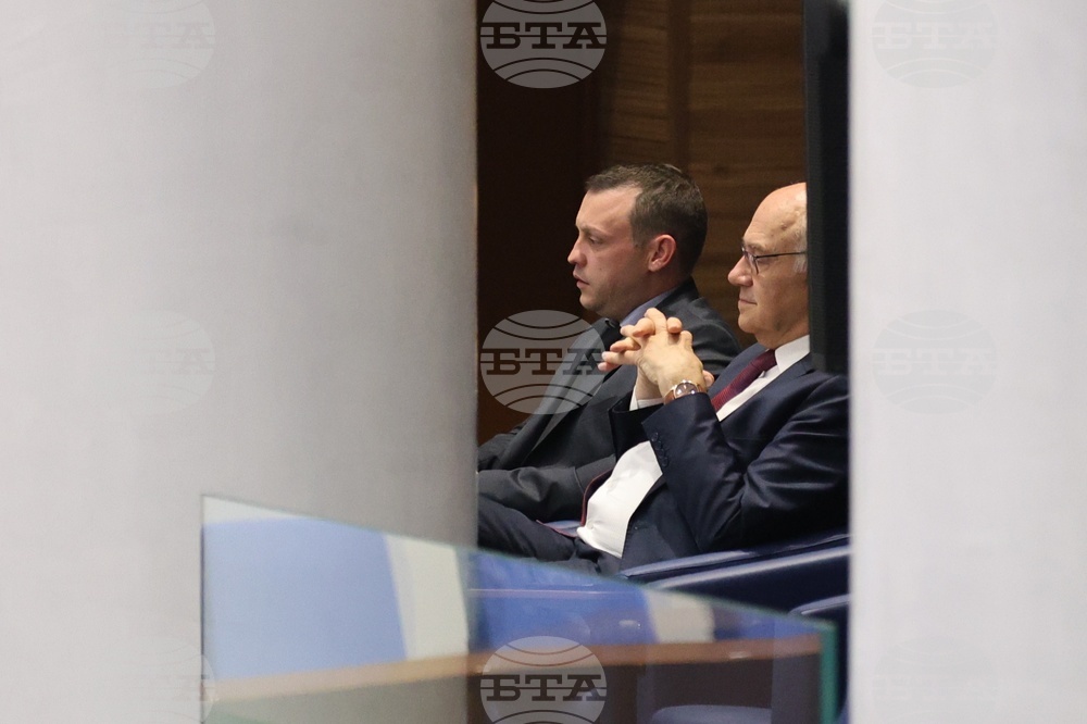 Парламент - извънредно заседание