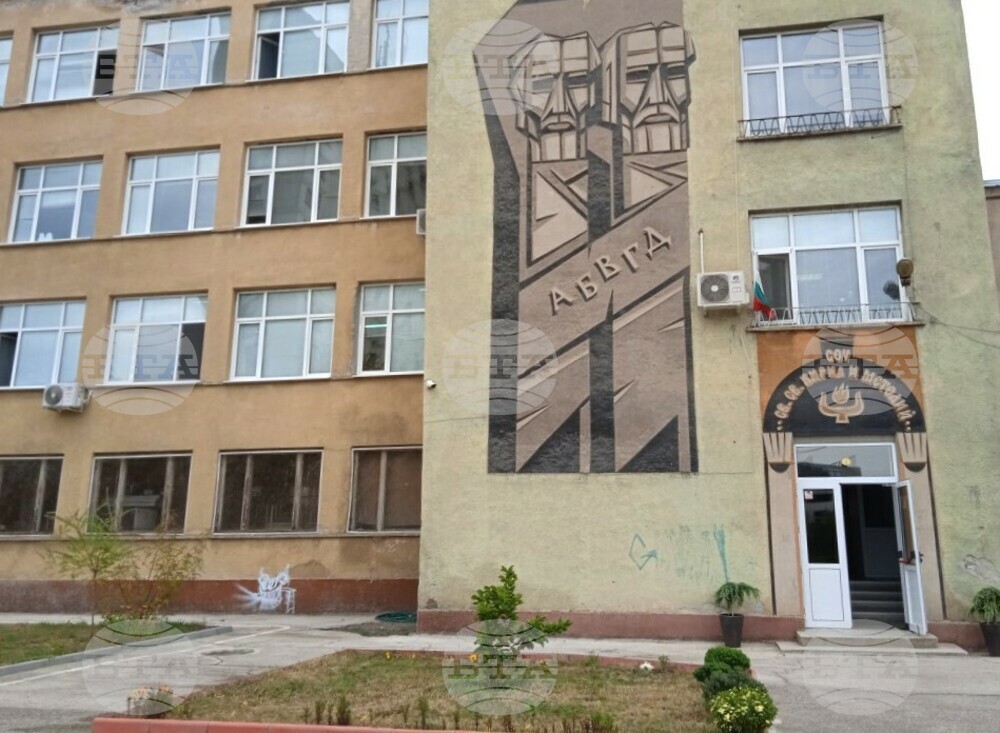 Видинското училище по изкуствата "Св.св. Кирил и Методий" започна учебната година с обновен кабинет по музика и нови духови инструменти