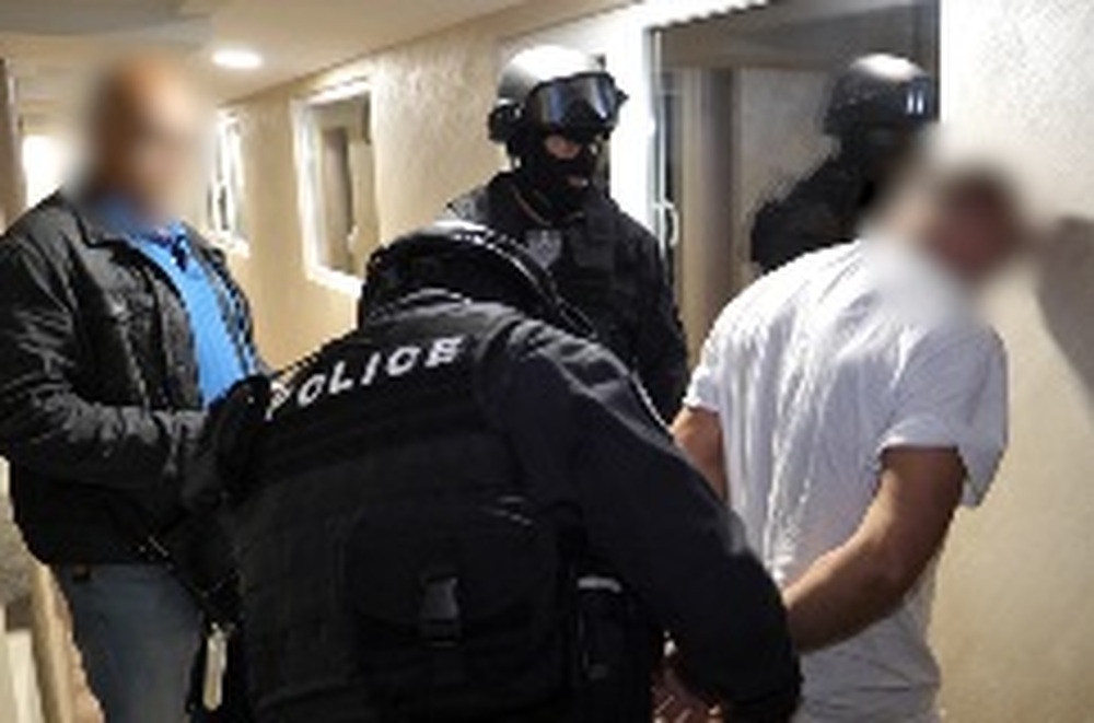 Специализирана полицейска операция на територията на столичния квартал „Христо Ботев“
