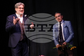 Музикален театър - „Златно перо“